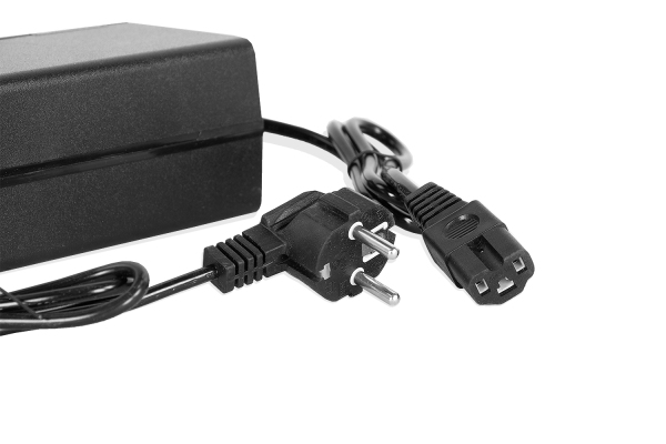 Geco Blei-Säure Batterieladegerät 72V / 8A – Externes Kunststoff-Charger